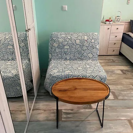 Bright 1bd With Terrace *